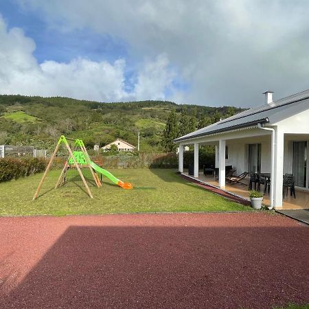 Villa Au Pied Du Volcan เลอ ตอมปง ภายนอก รูปภาพ