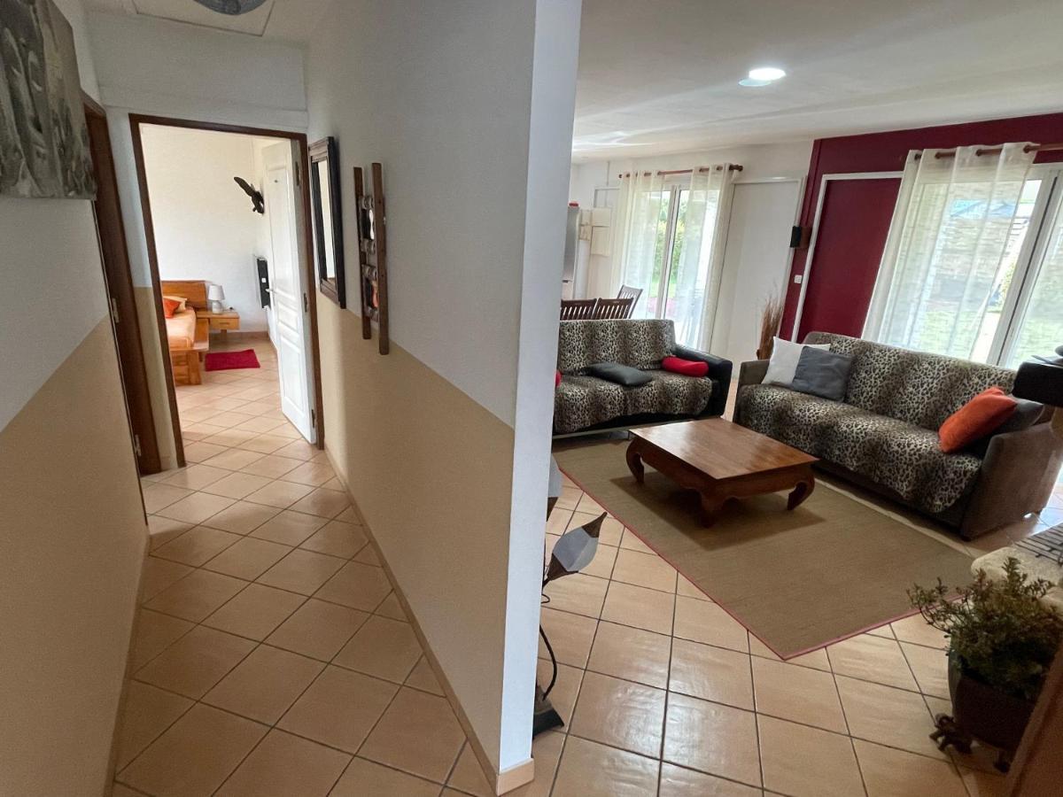 Villa Au Pied Du Volcan เลอ ตอมปง ภายนอก รูปภาพ