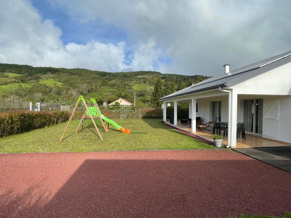 Villa Au Pied Du Volcan เลอ ตอมปง ภายนอก รูปภาพ